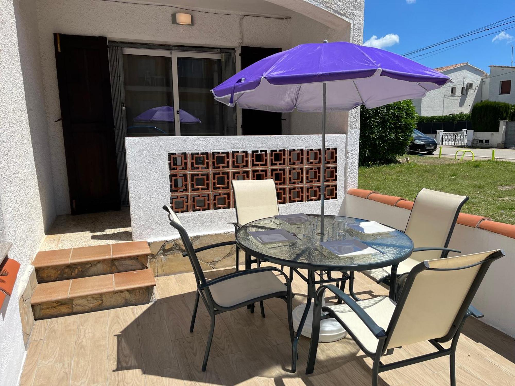 Appartement Situe A 100 M De La Plage Empuriabrava Luaran gambar